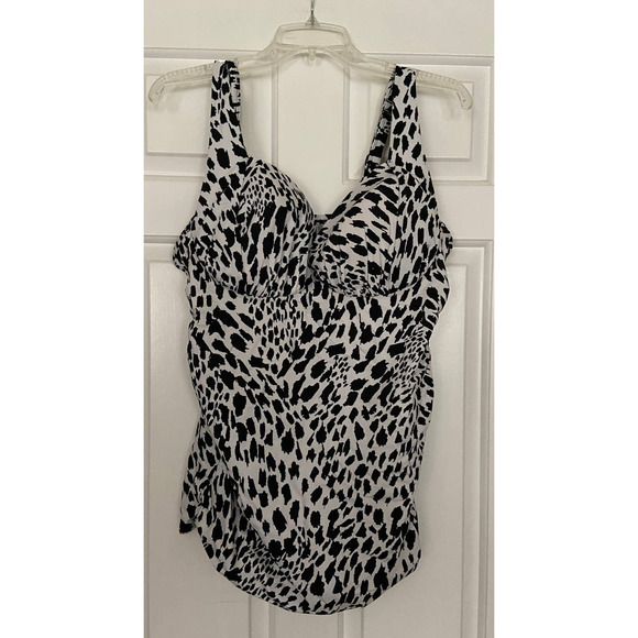 NWT‎ Women's Lane Bryant Size 42C Bathing Suit Top - Picture 1 of 10